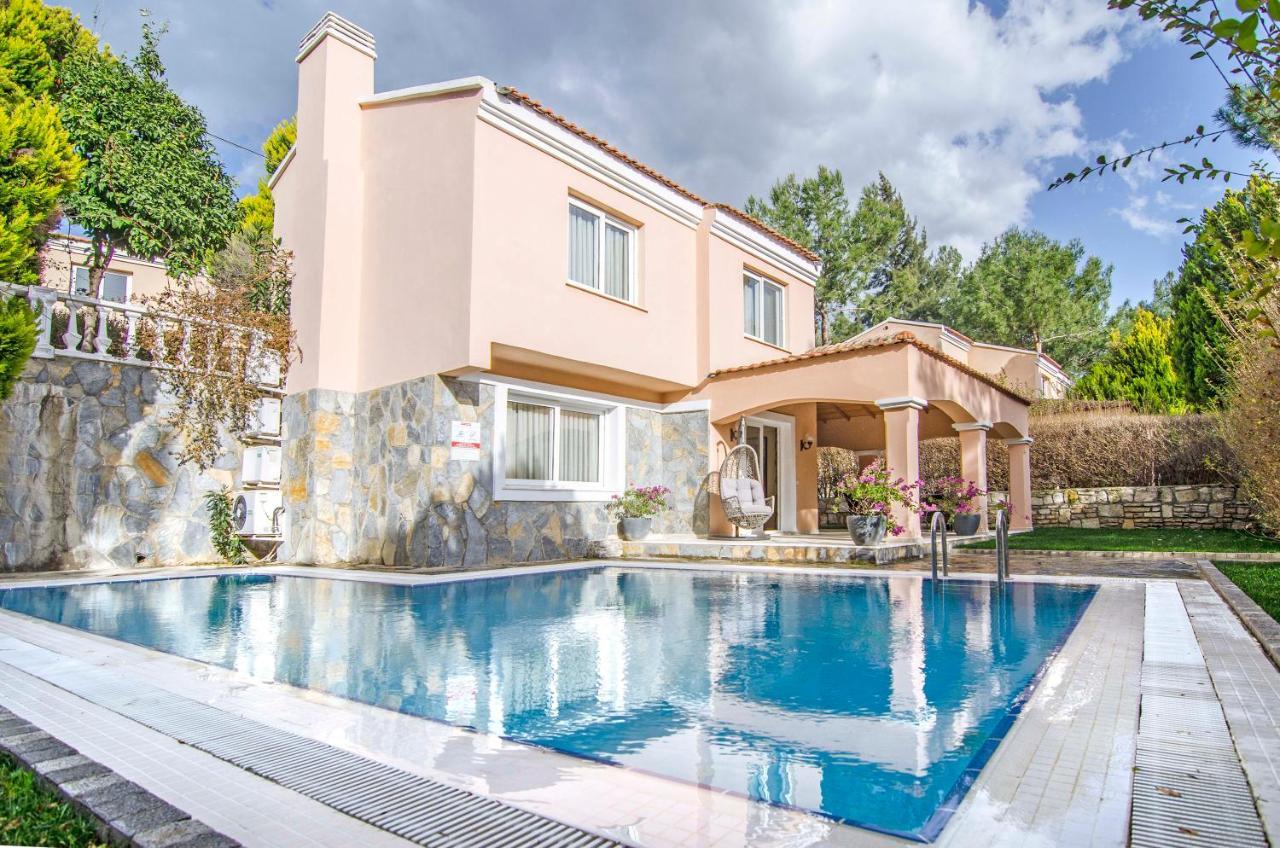 Peninsula Pine Club Boutique Hotel & Spa Kusadasi Exterior photo